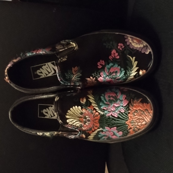 Vans - Picture 6 of 8